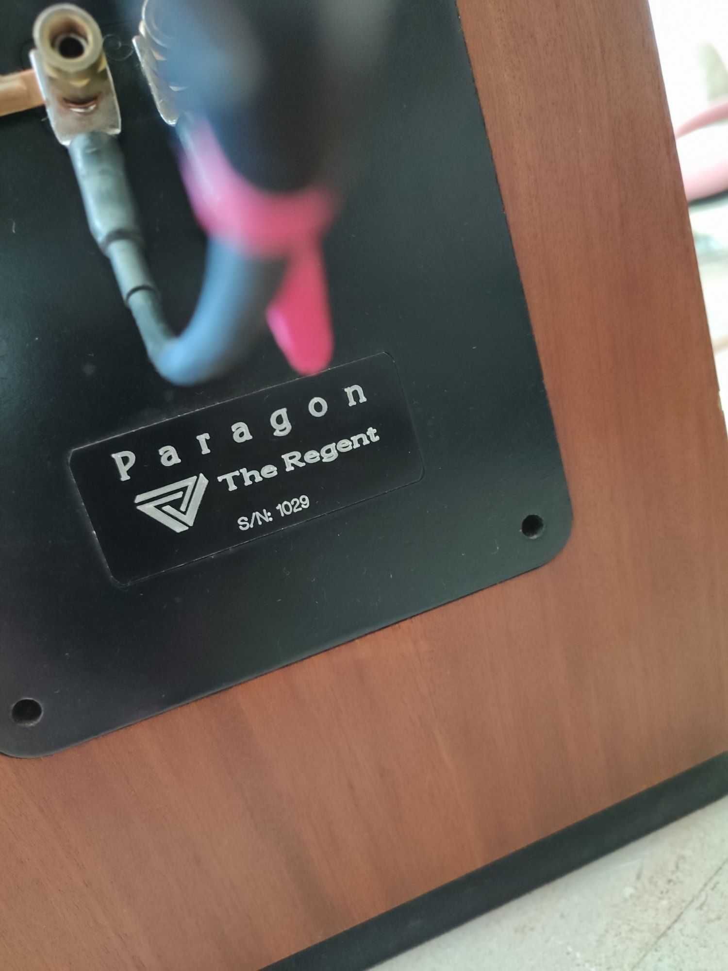 Colunas Paragon , modelo The Regency.