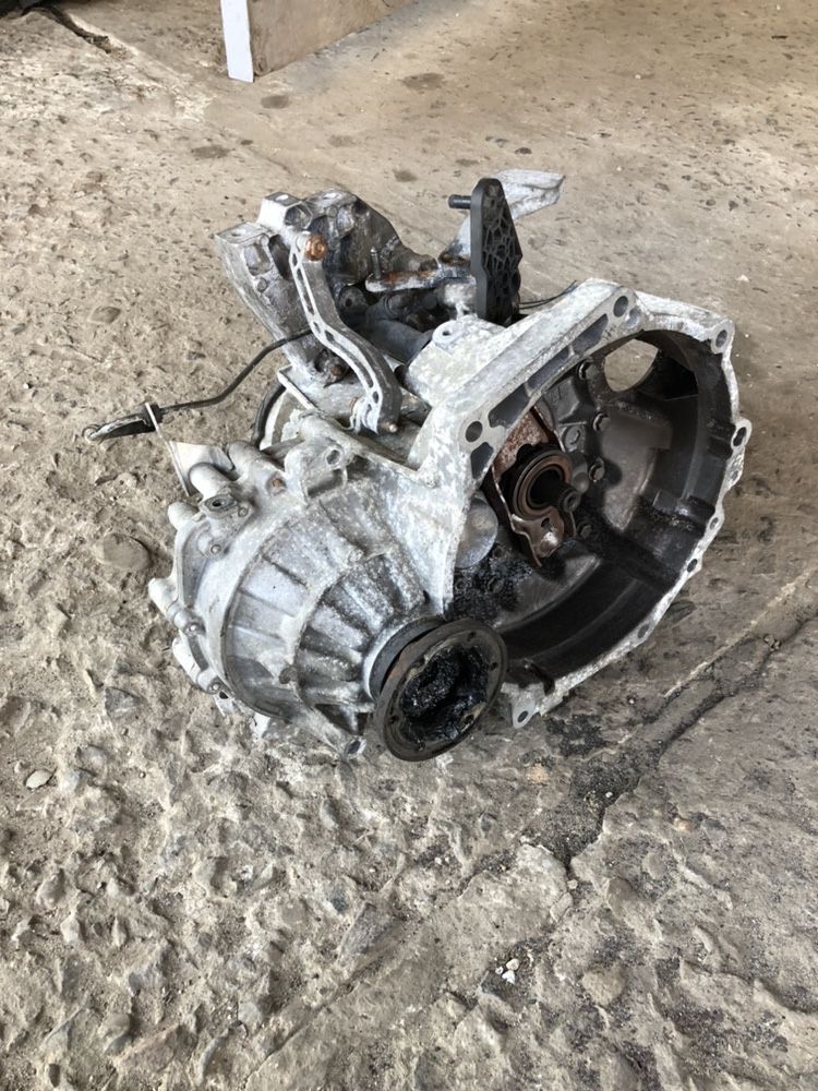 Коробка передач,Кпп Caddy Кадди Passat B6 Шкода Тоуран гольф 5 6 7