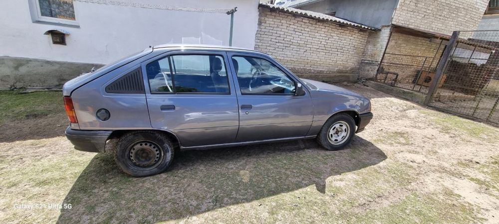 Продам Opel kadet 1.4