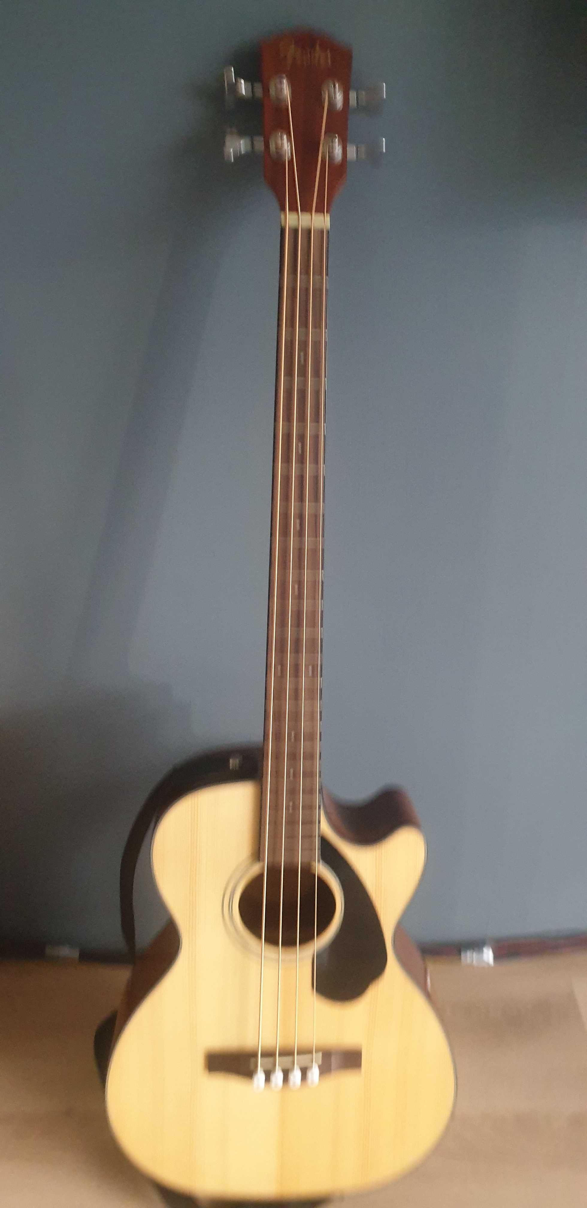 Sprzedam gitarę basową, elektro akustyczną Fender wraz z futerałem.