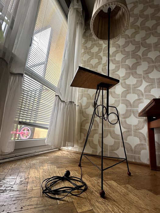 Lampa stojąca PRL ze stolikiem vintage