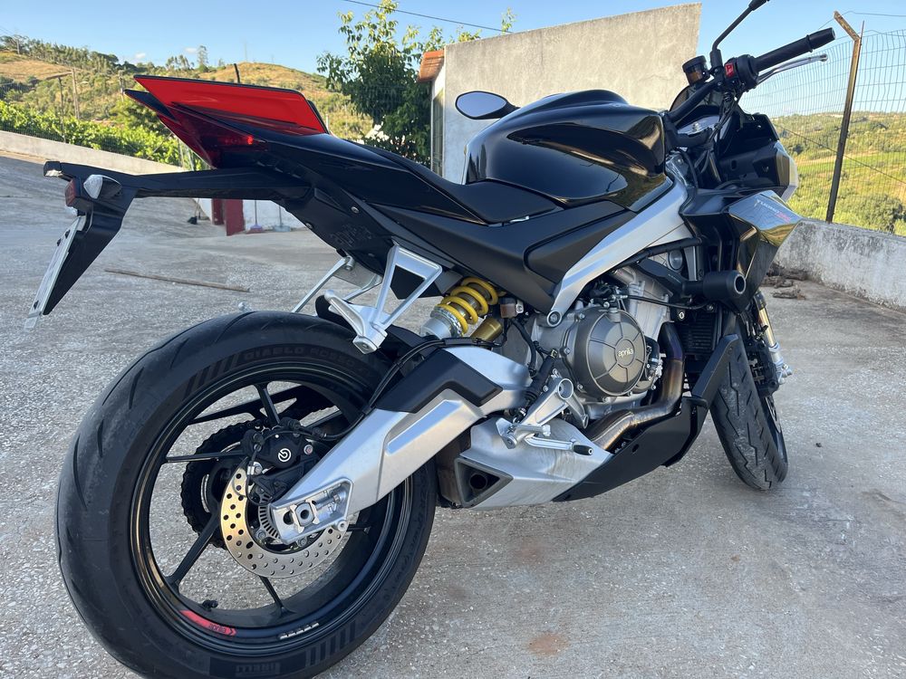Aprilia tuono 660 factory 9/2023 bem estimada apenas 3700km