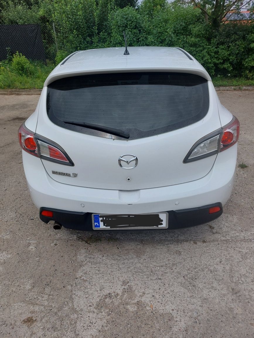 Samochod Mazda 3 bl