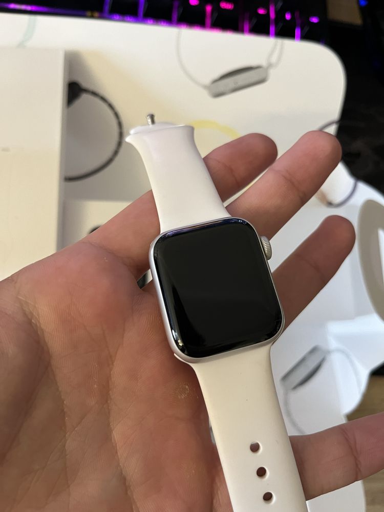 Apple Watch 5 40mm Silver White