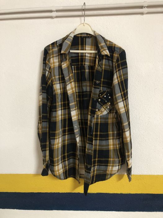 Muita roupa para vender