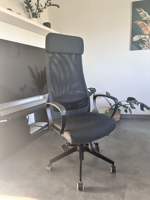 Krzesło biurowe ciemnoszare IKEA MARKUS
