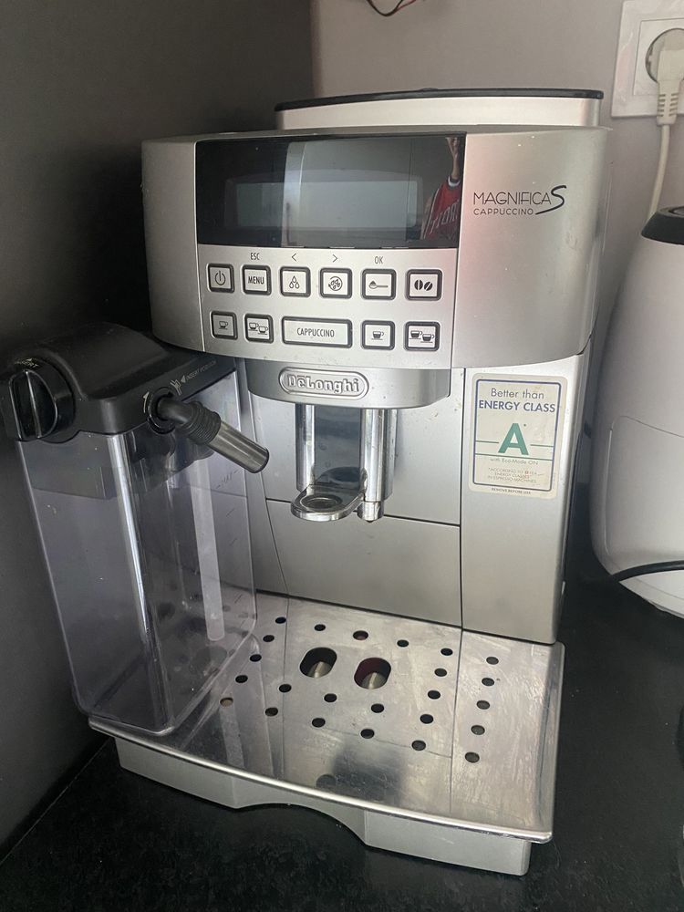 Ekspres Delonghi Magnifica