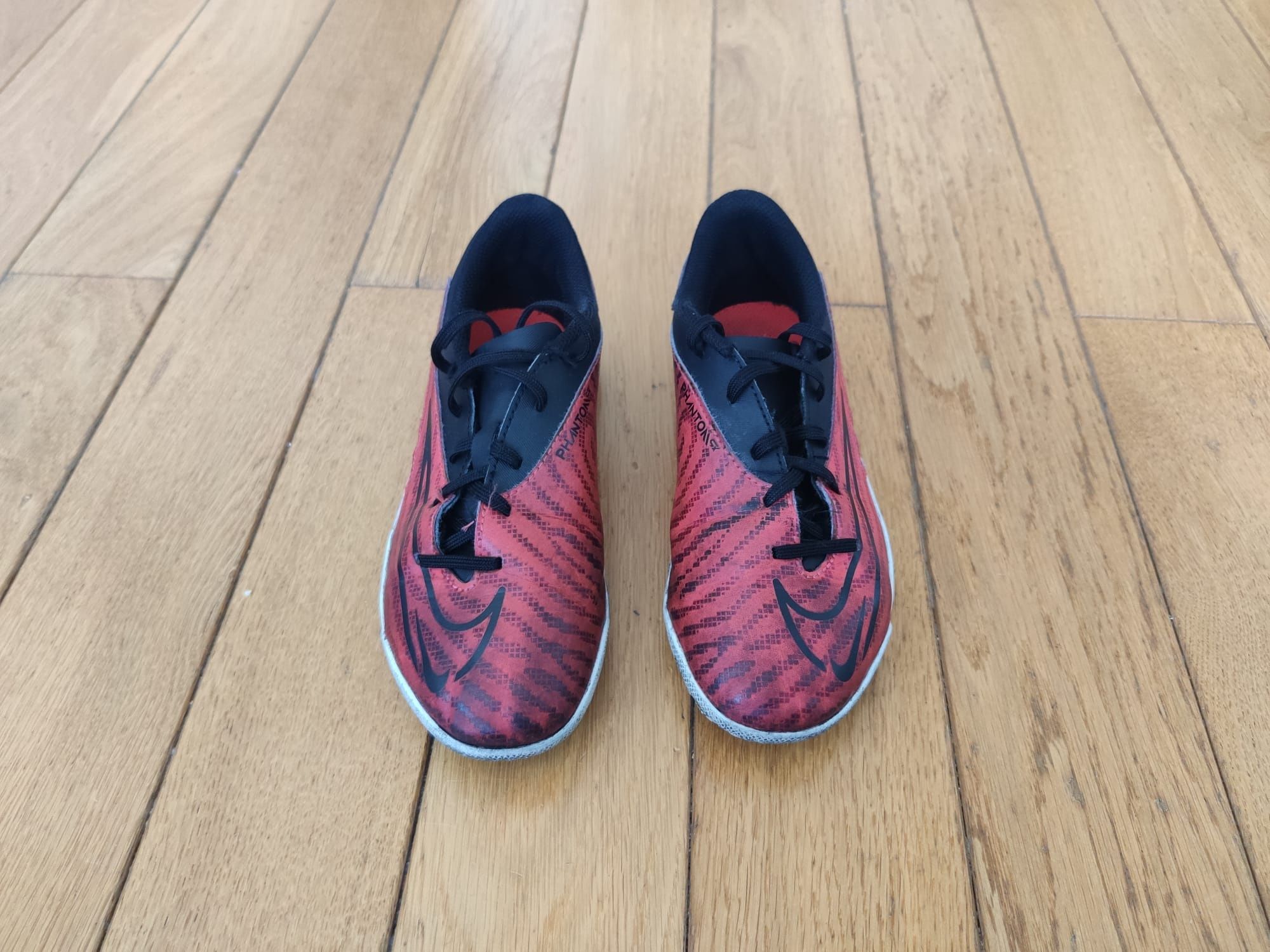Korki Turfy marki Nike, r. 34