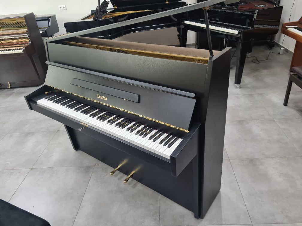 Pianino Carl Sauter model 109cm elegancki czarny mat