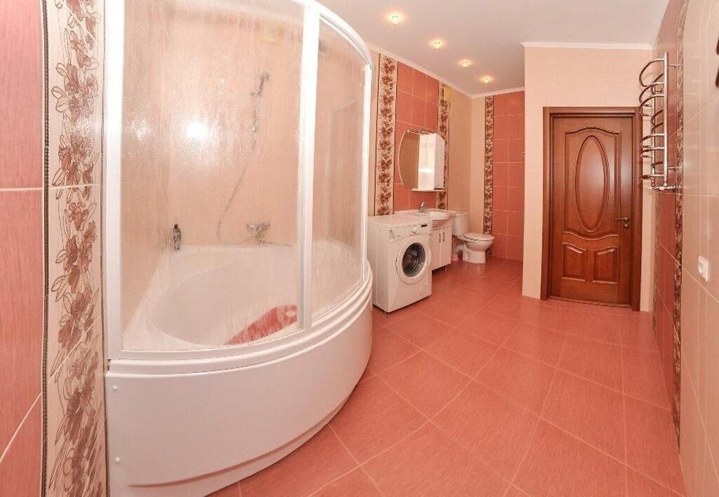 3-к, вул. Європейська 40в, Центр