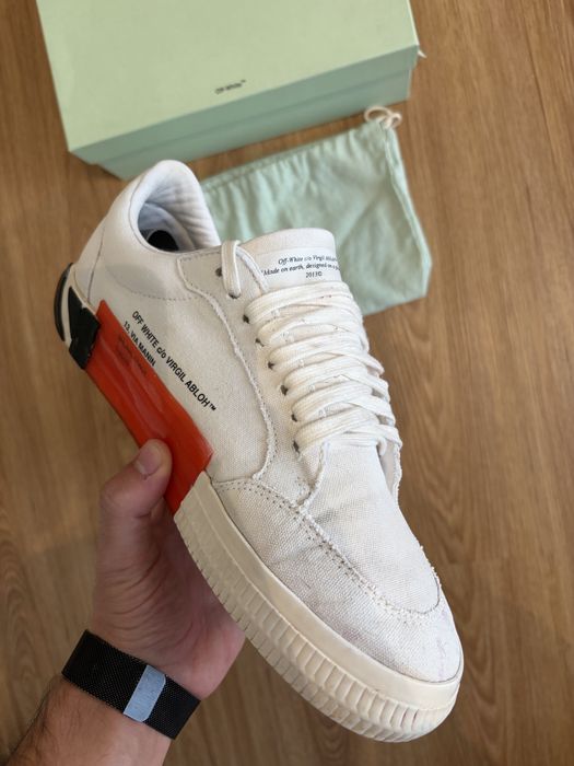 Off-White Vulcanized Low