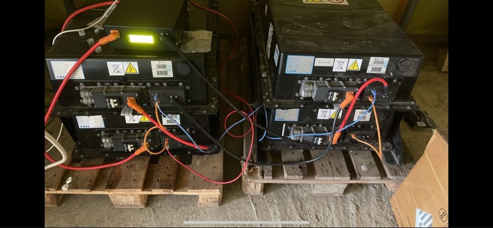 Високовольтна батарея 70квт catl 126s deye solax