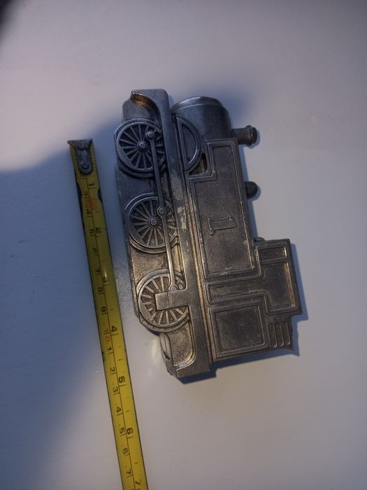 Скарбничка. Копилка.Паровоз Grenadier.