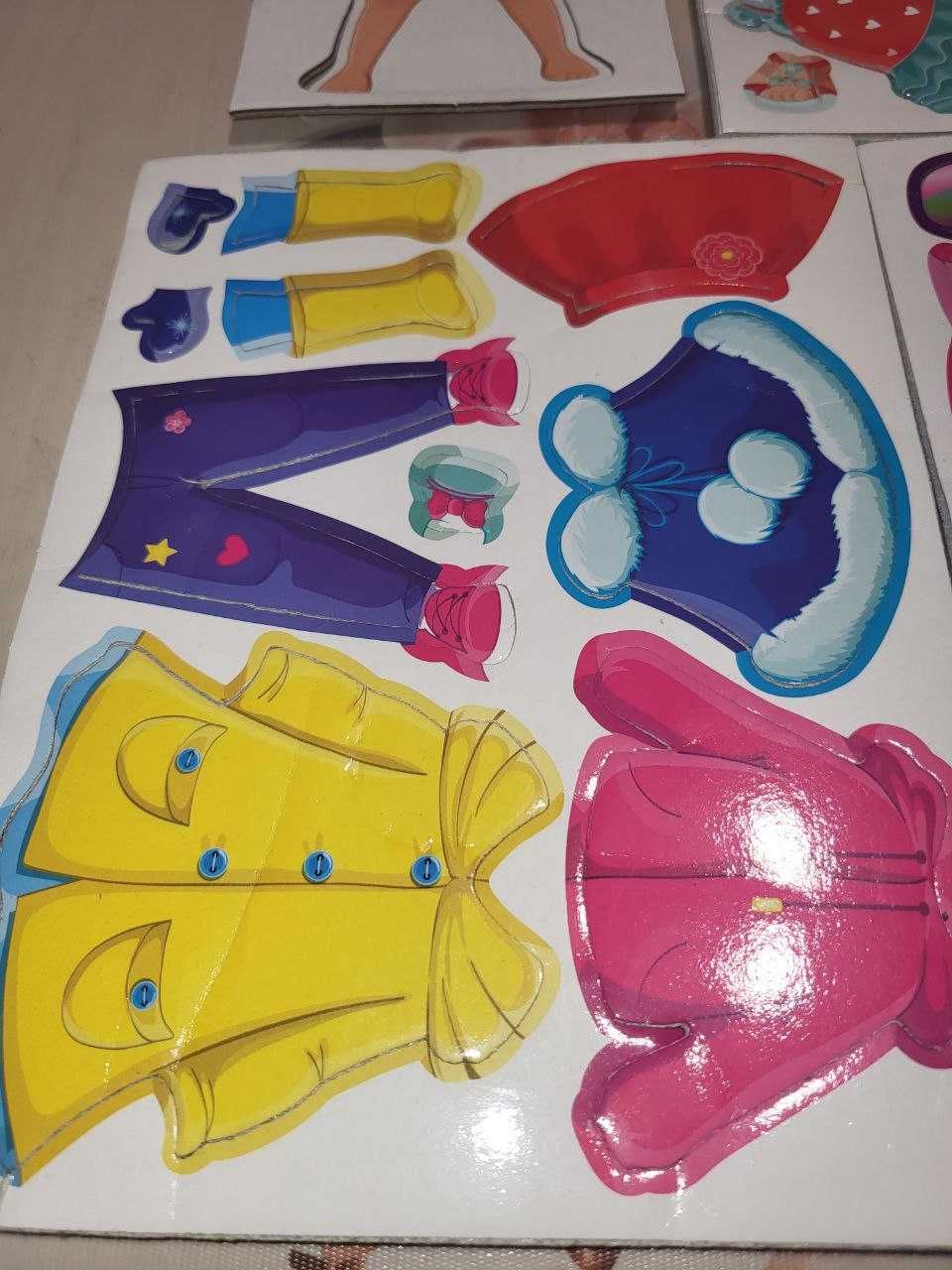 Магнітна одягалка Соня Vladi Toys