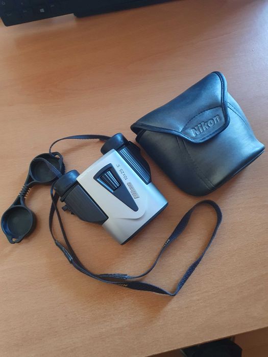 Binóculos Nikon 10x25CF DXII Adventurer II