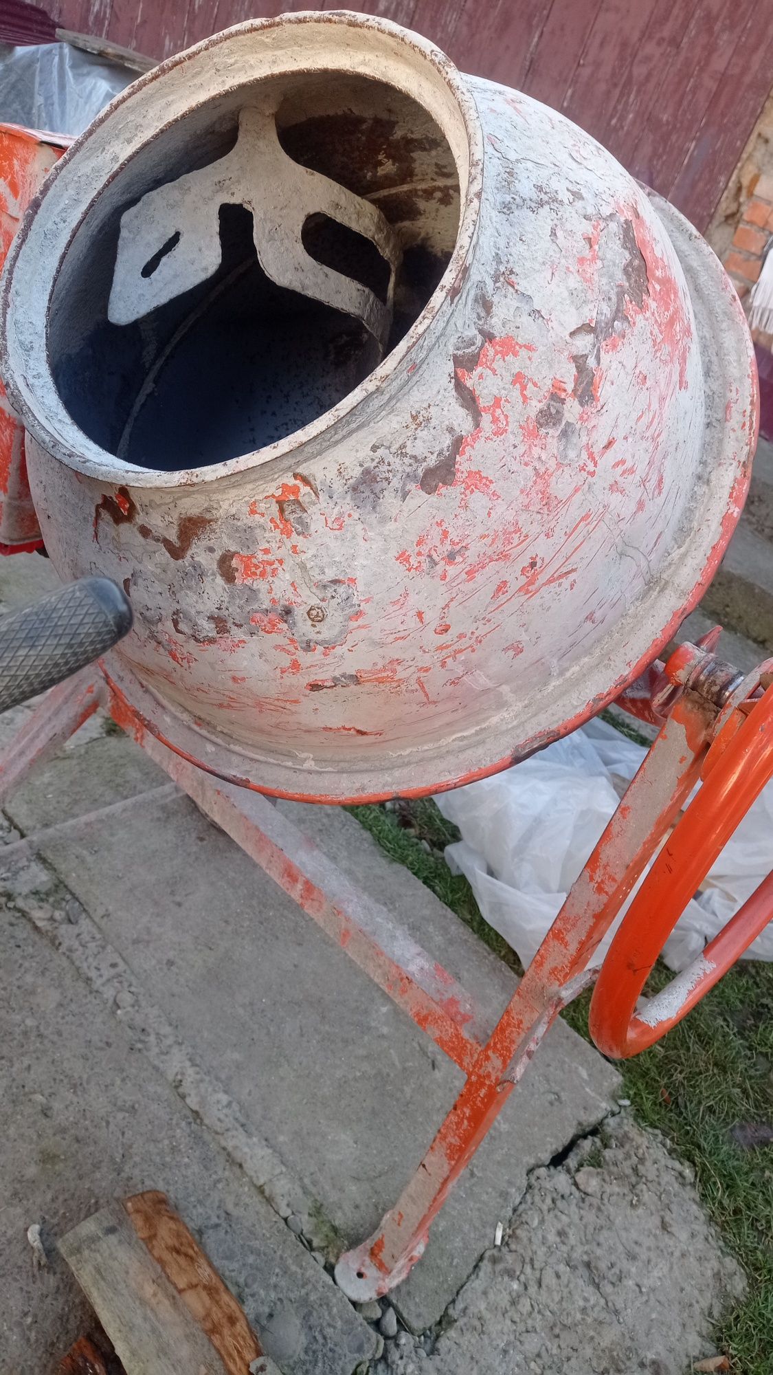 Продам бетономішалки