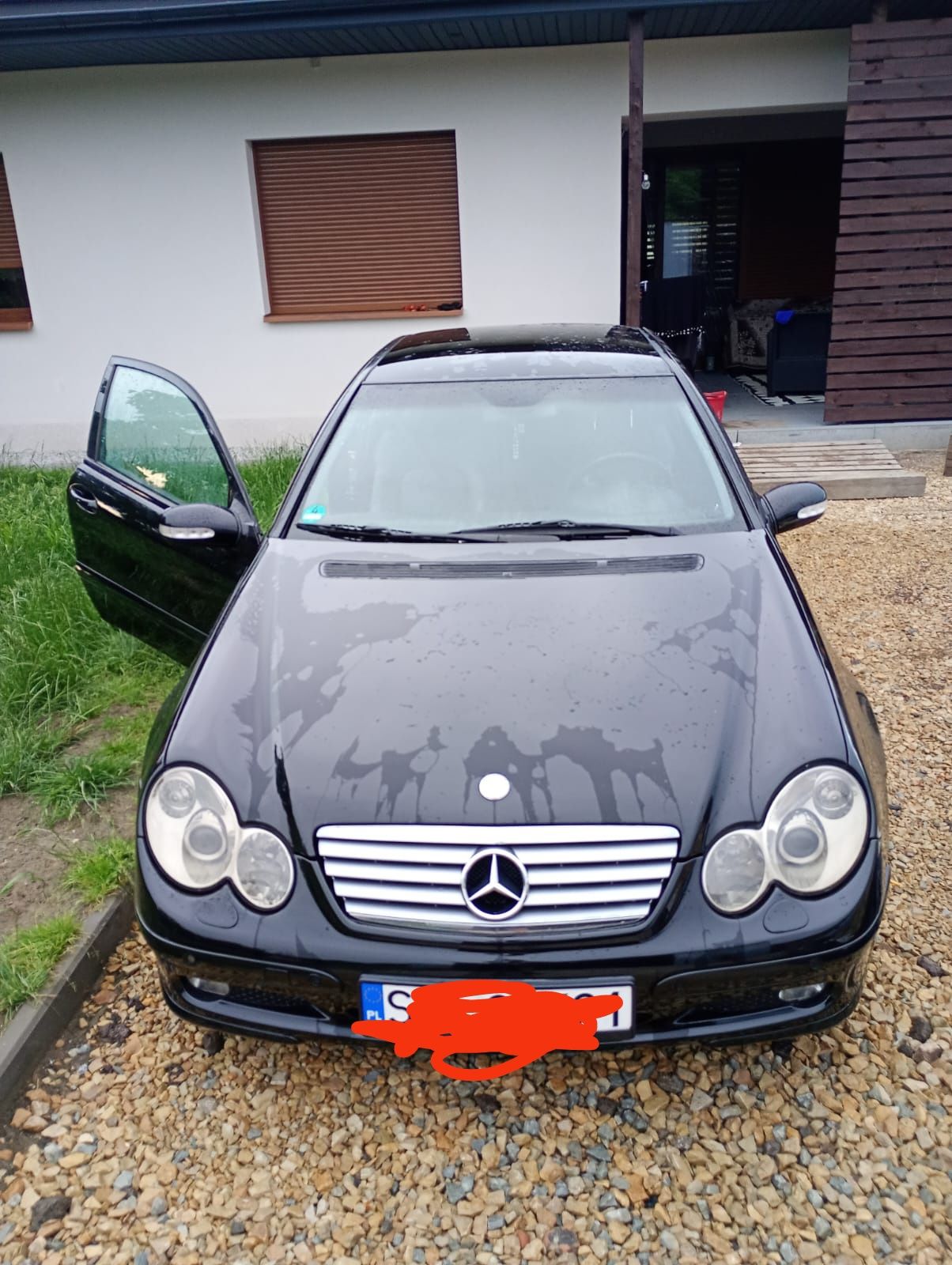Mercedes - benz.