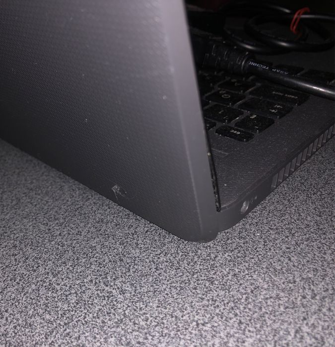 HP 255 G6 15’ (4gb RAM, 500 HDD)