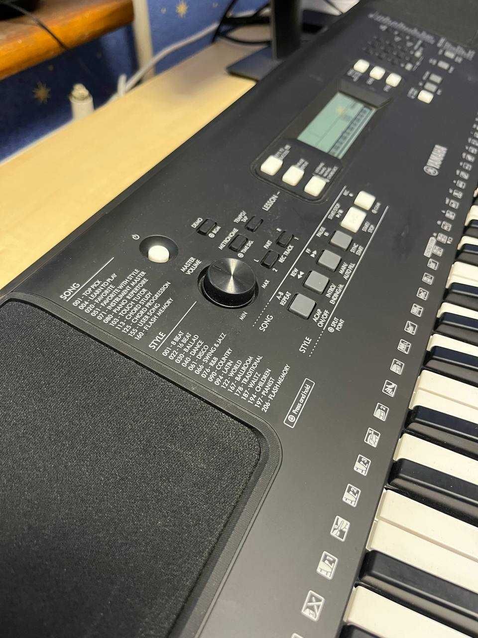 Синтезатор Yamaha PSR-E373