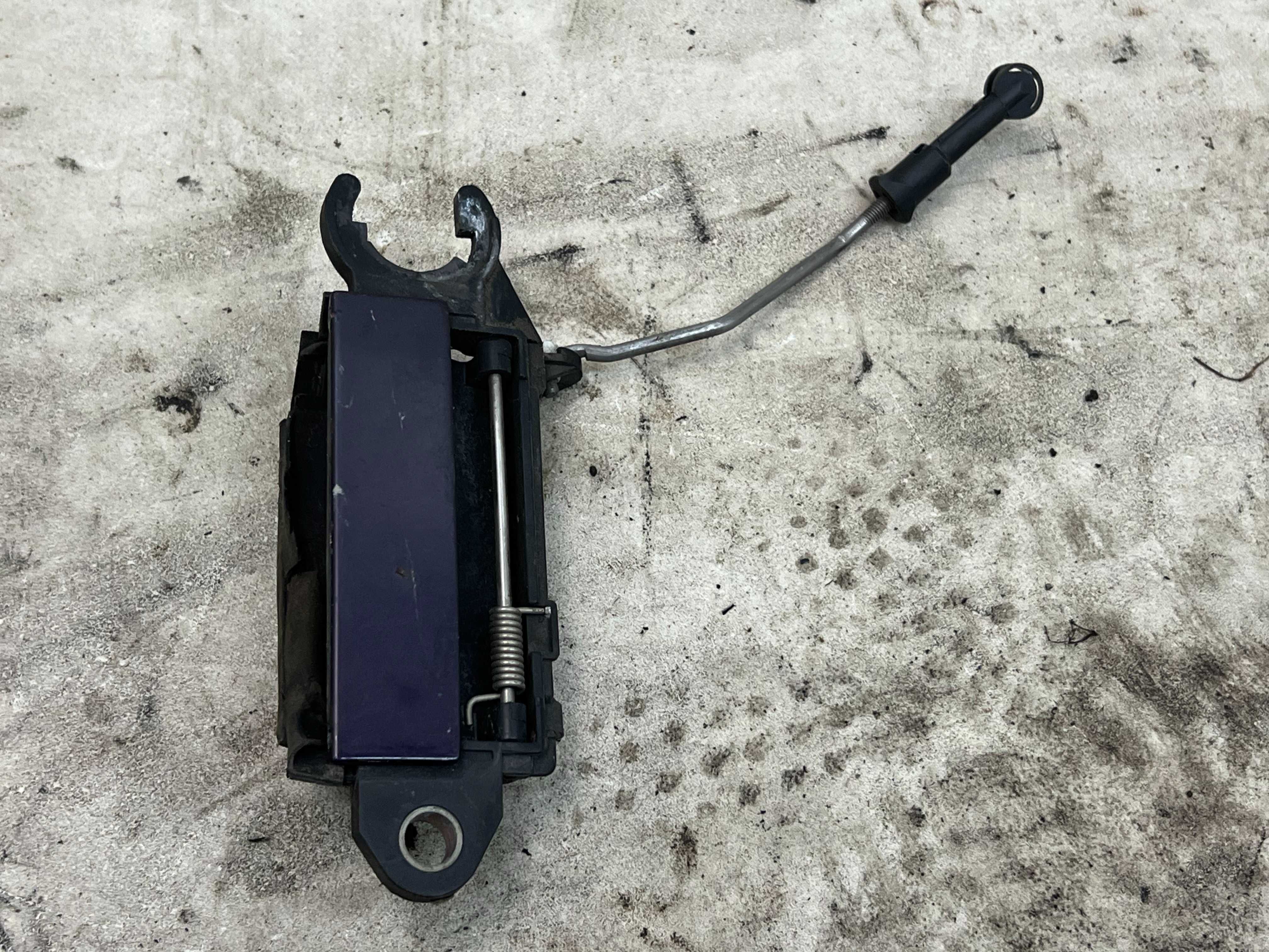 Audi A4 B5 A6 C4 A3 8L 80 B4 100 C4 Klamka Prawa Przednia Prawy Przód