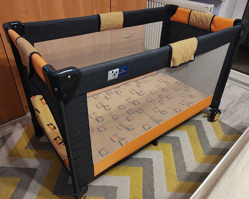 Łóżeczko turystyczne dla dzieci wraz z materacem turystycznym Zestaw