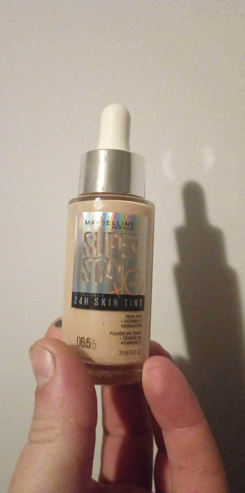 Maybelline Super Stay 24h Skin Tint  podkład rozświetlający odcień 6.5