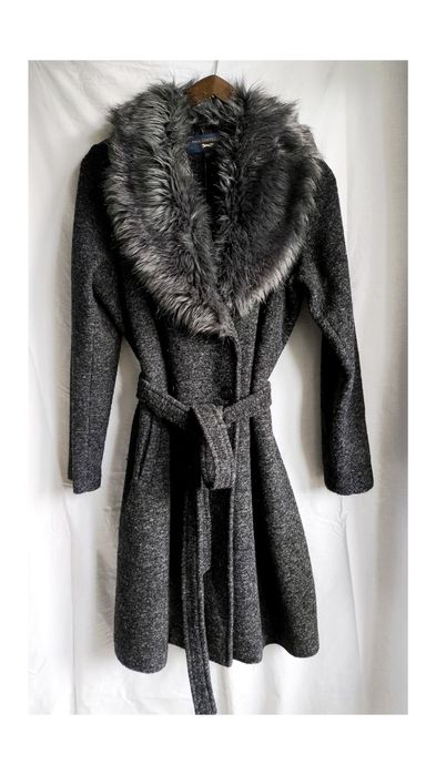 Rezerwacja - Wiązany płaszcz 50% wełna kołnierz sztuczne futro