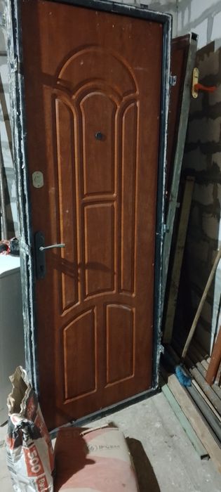 Двері вхідні, металеві