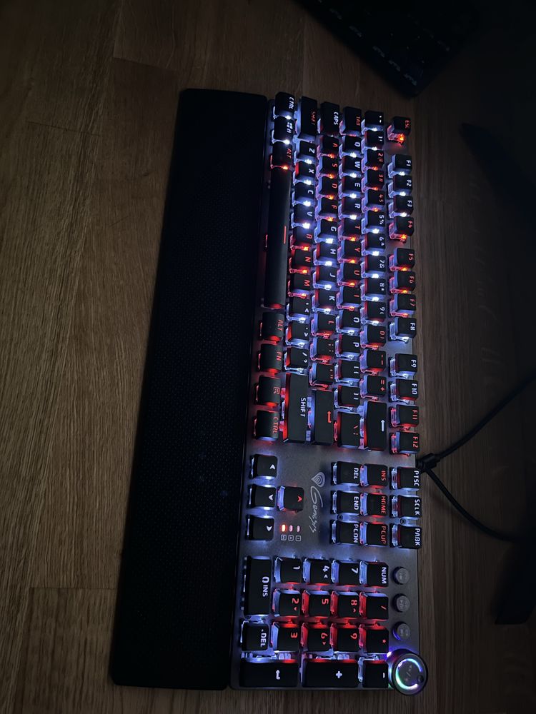 Genesis thor 380 rgb
