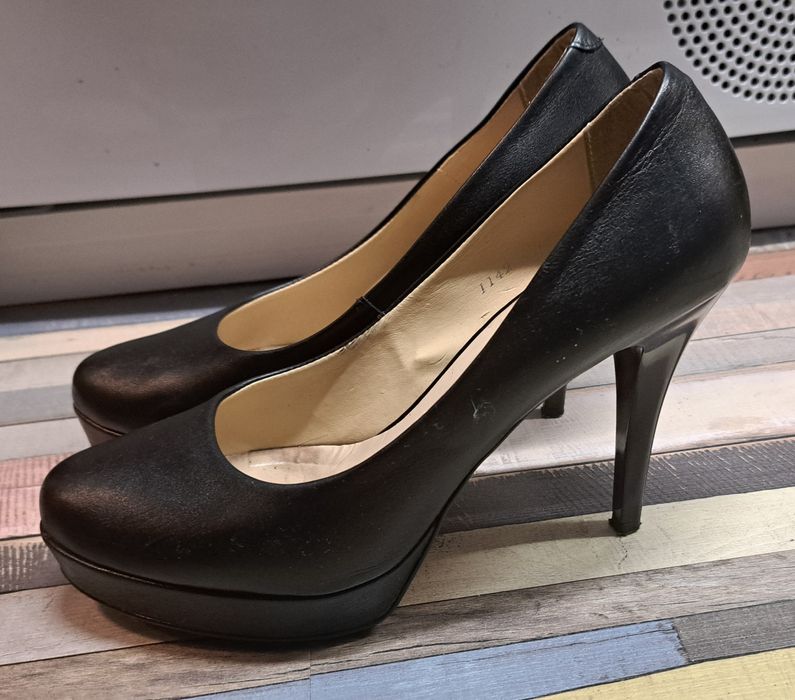 Czółenka Sala Czarne skórzane r. 40