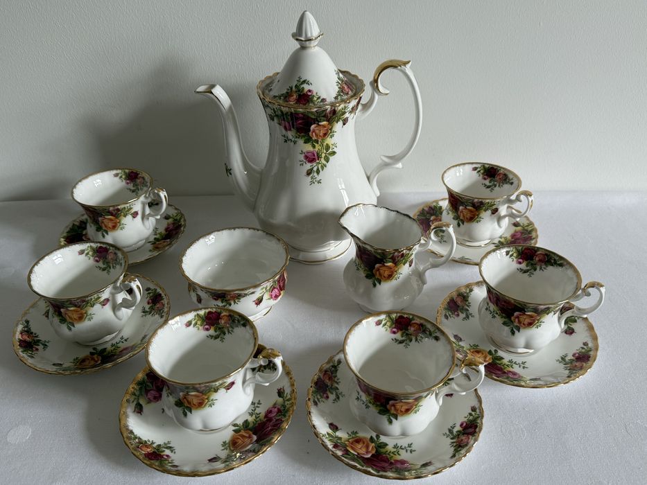 Zestaw kawowo herbaciany na 6 osób Royal Albert