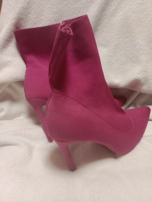 Ботильйони кольору фуксія