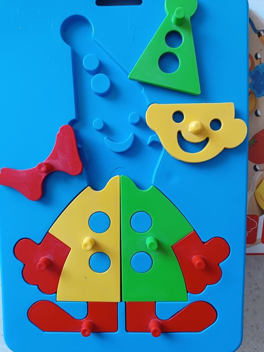 Їжачок з фруктами з подарунком від 1 року