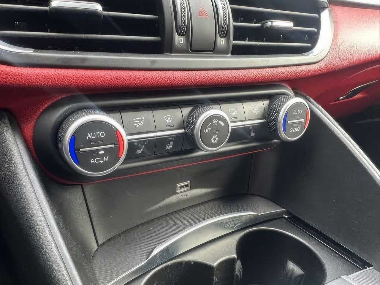 Alfa Romeo	GIULIA		 	2017