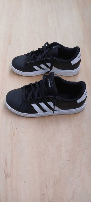 Tenis adidas - Novos