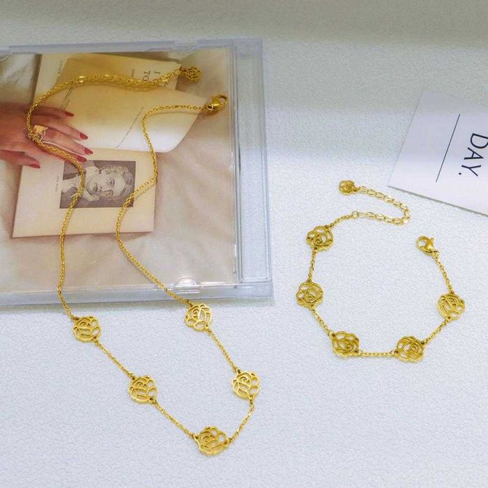 Conjunto maravilhoso  Colar e pulseira flor flor flor