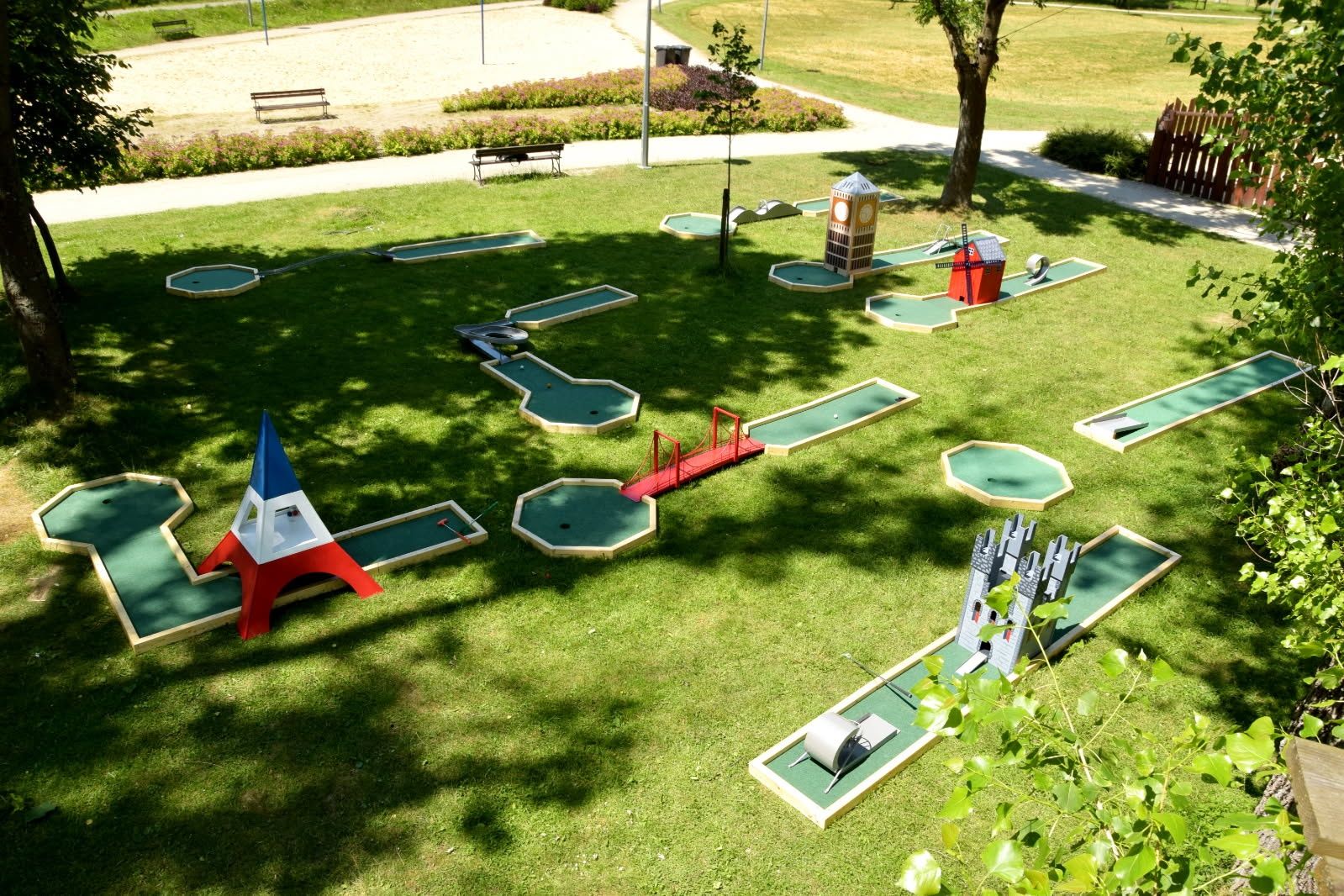 Dmuchańce/zjeżdźdalnia/ścianka/gokarty/minigolf/łódki