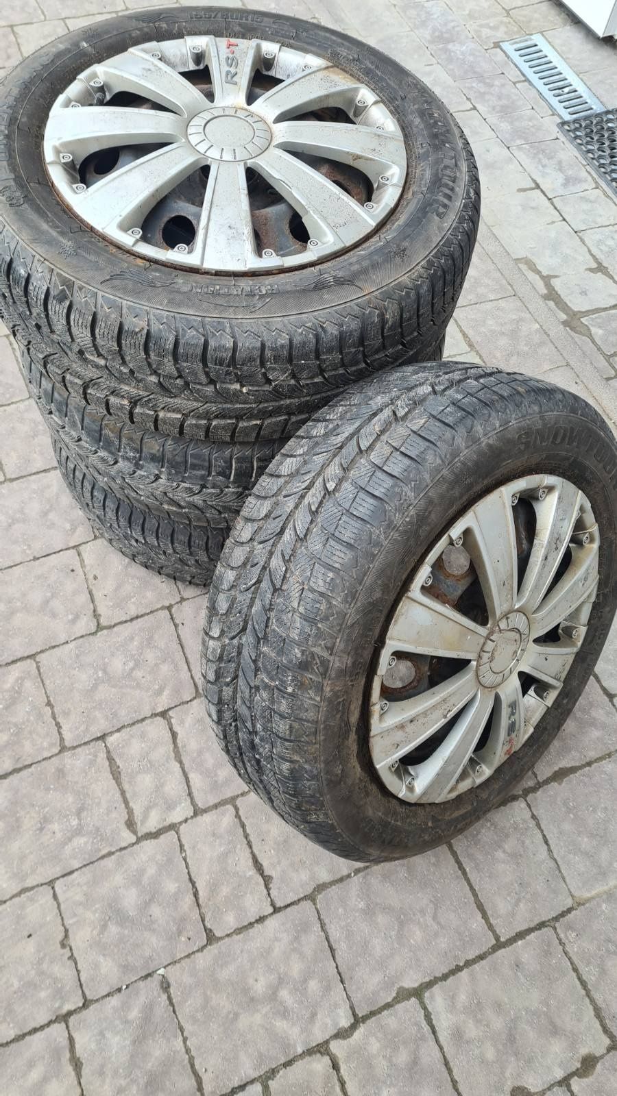 195/60R15 Зима Snowtour