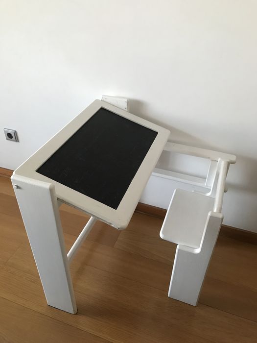 Secretária branca de criança