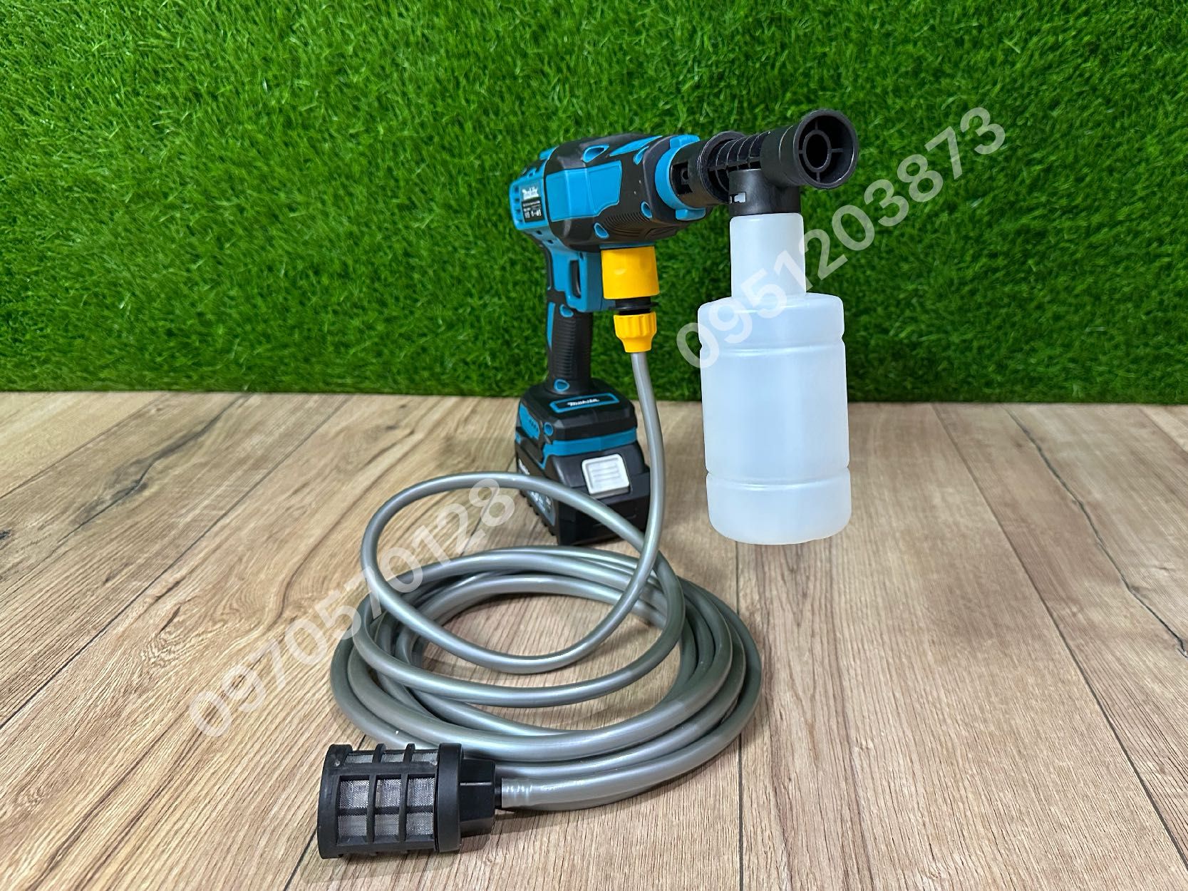 Аккумуляторная универсальная мини мойка Makita DXR911 2 АКБ 36V 6Ah