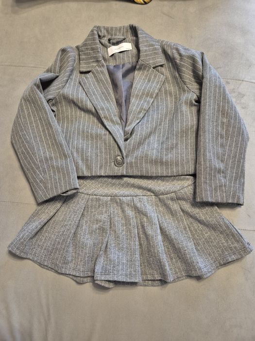 Elegancki komplet dla dziewczynki (marynarka i spódniczka) 116