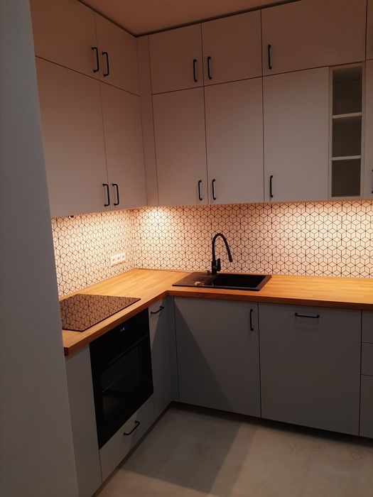 Złota rączka montaż mebli składanie skręcanie Układanie paneli Stolarz