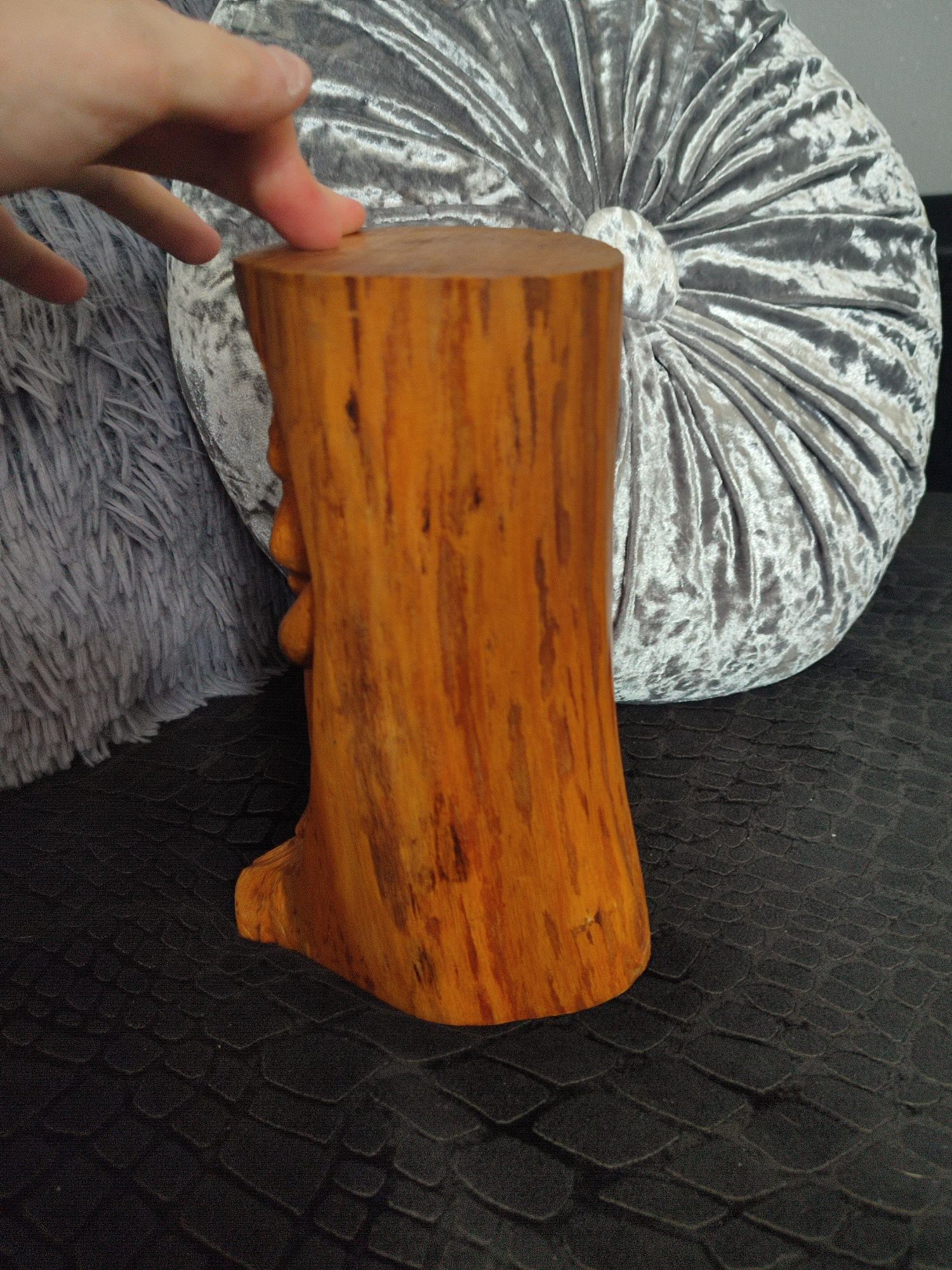 Drewniana figurka stojąca ozdoba do domu ręcznie wykonana