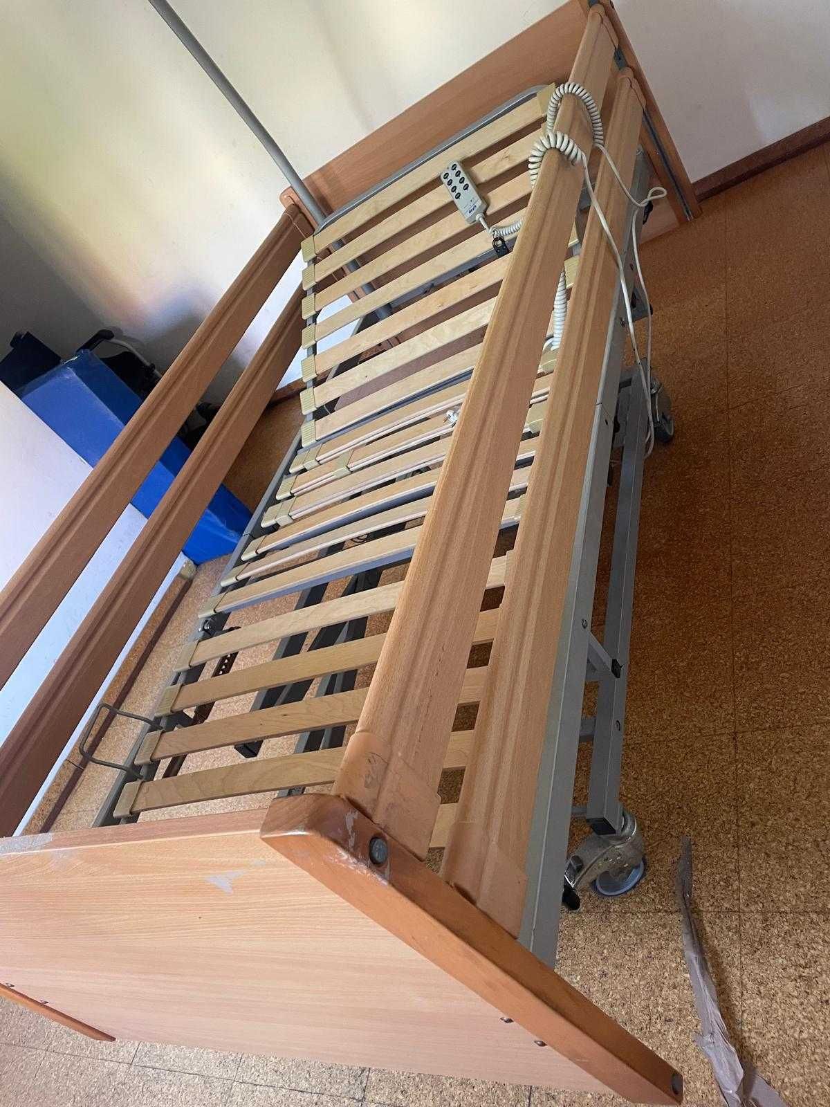 Cama Articulada ELÉCTRICA, com Colchão Anti-Escaras