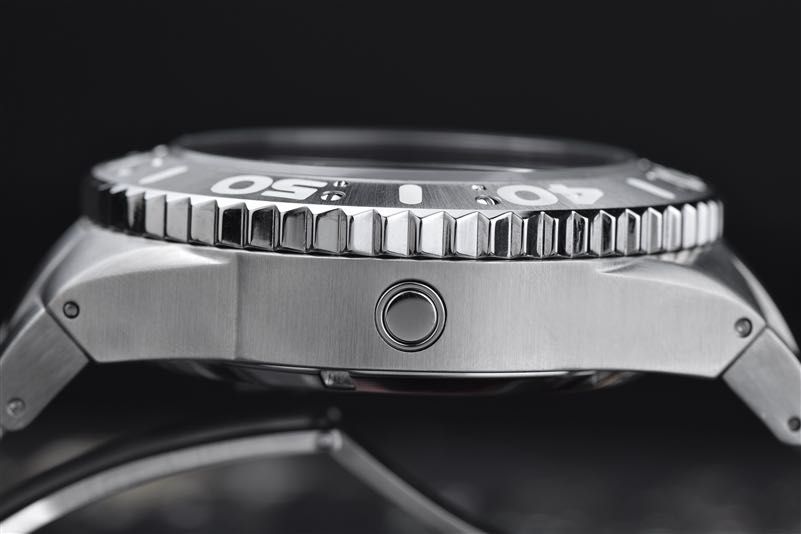 ARAGON Enforcer NE20 Power Reserve Lim. Ed. 50 mm. 1000 MT. Automatic