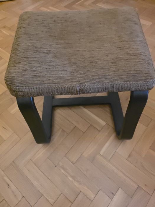 fotel POANG plus podnóżek