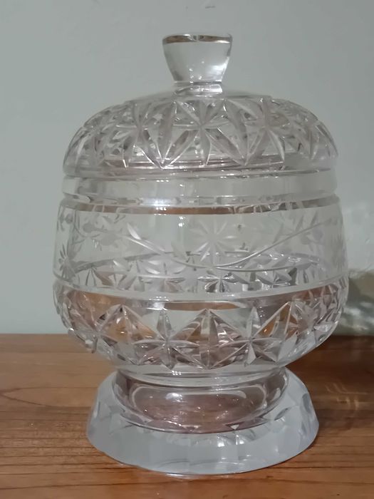 Kryształowa bomboniera ,cukiernca PRL