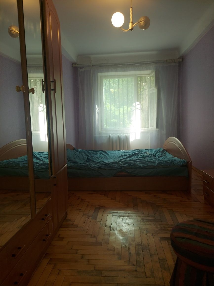 4 кімн.кв.2/5 Ситова 67 м.кв. 25000 у.о торг