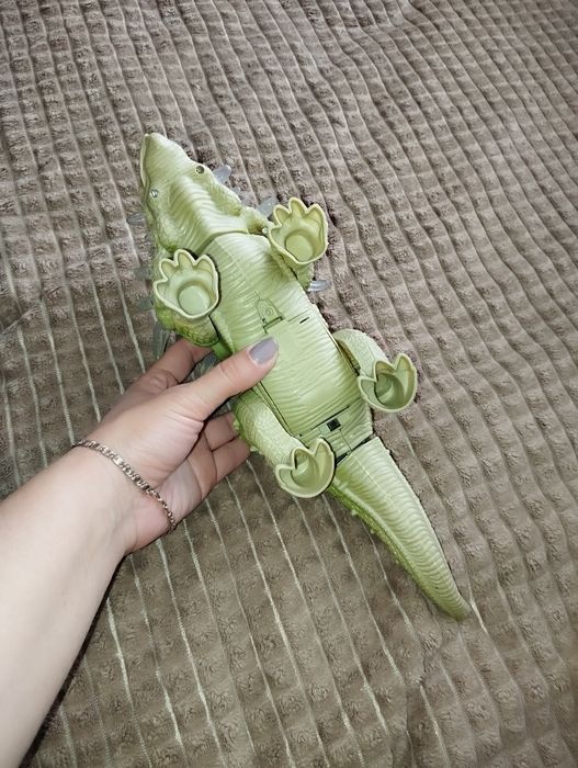 Великий інтерактивний динозавр