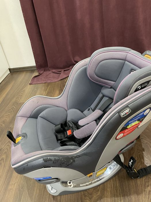 Продам автокрісло Chicco NextFit Zip